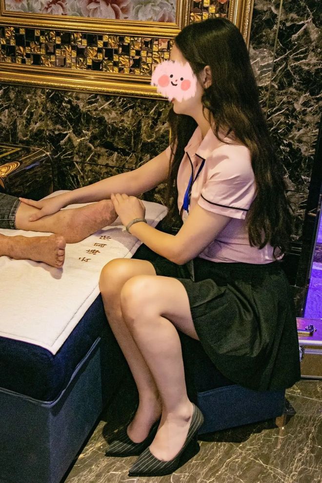 瀘州新開一家高端足浴店!足足1800㎡,還有美女1對(duì)1服務(wù)!位置就在&hellip;